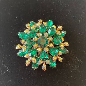 🦚Vintage 60s Cathé Green Starburst Brooch